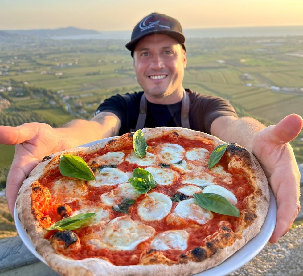 Da Capaccio a TuffOlio, la pizza di Agostino Landi è attrazione integrale
